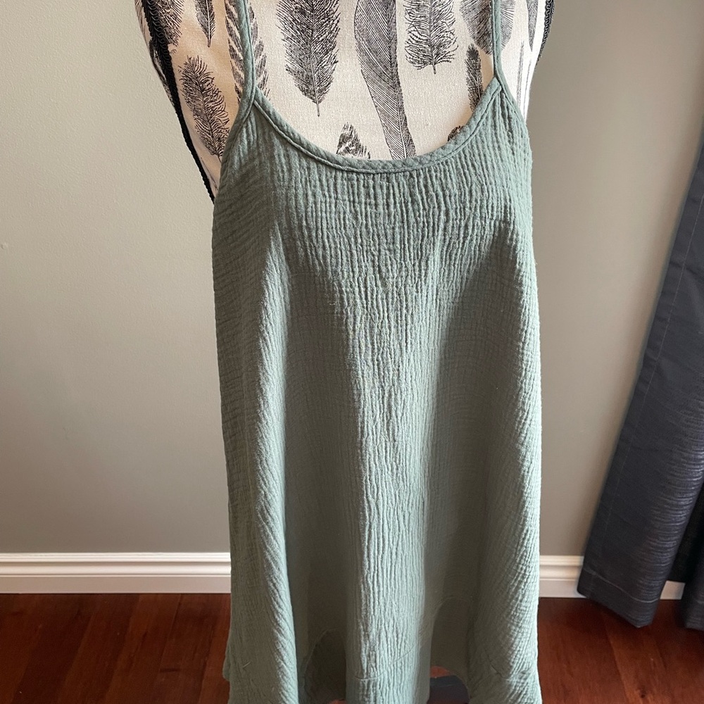 Bobi - Chic Green Sleeveless Dress